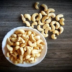 Cashew - Whole (W320)